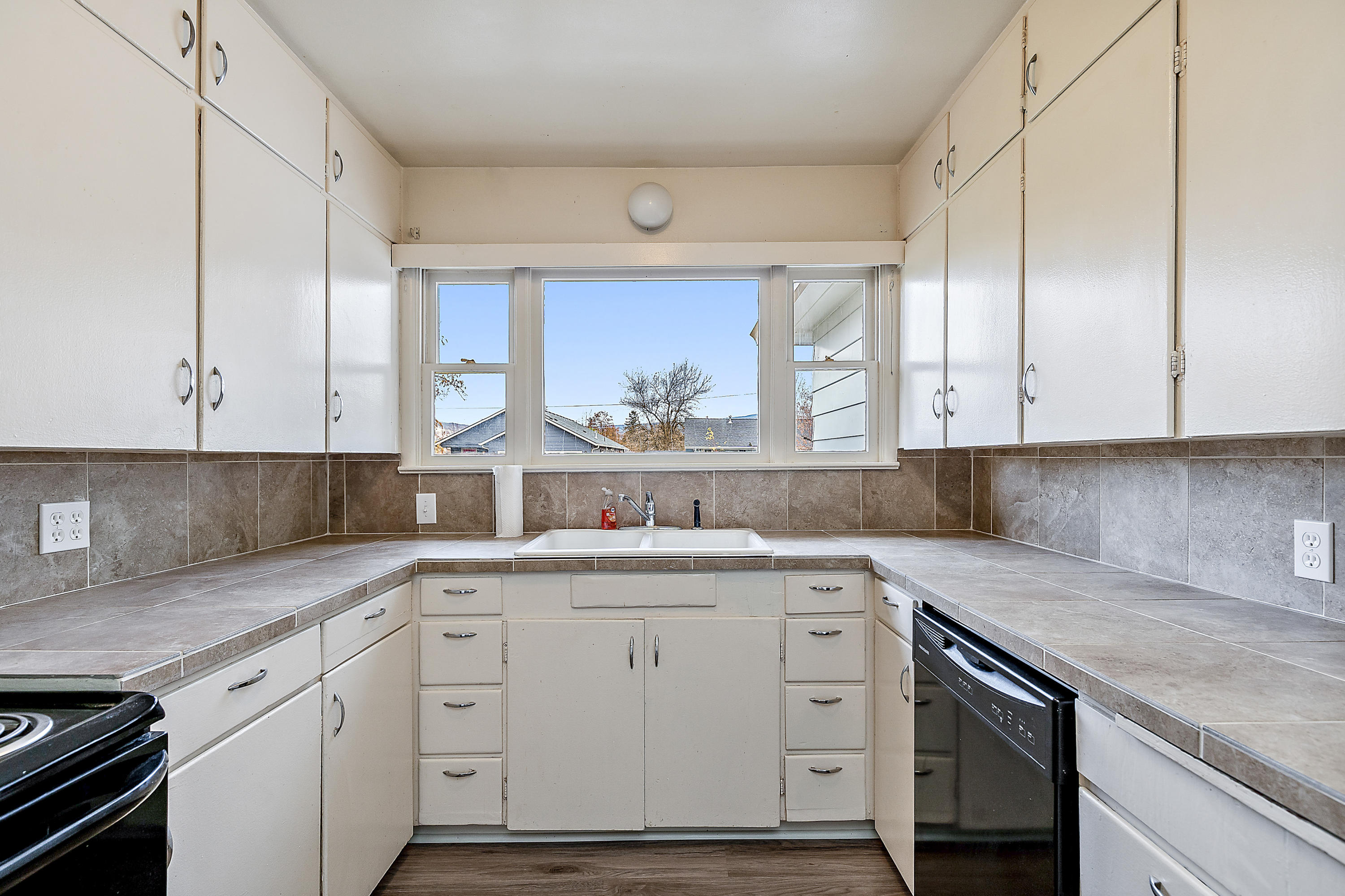 Tuttles Second Addition To Medford - Residential Income