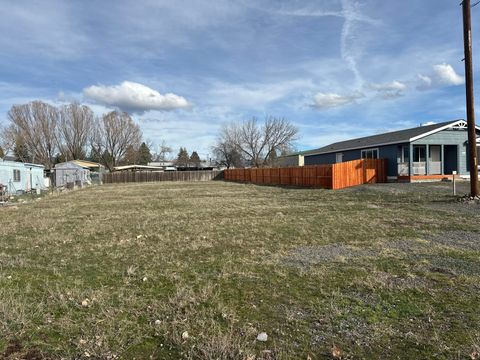 S Hall Street Prairie City OR 97869