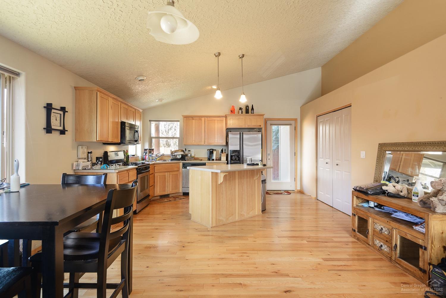 Paulina Peaks - Residential