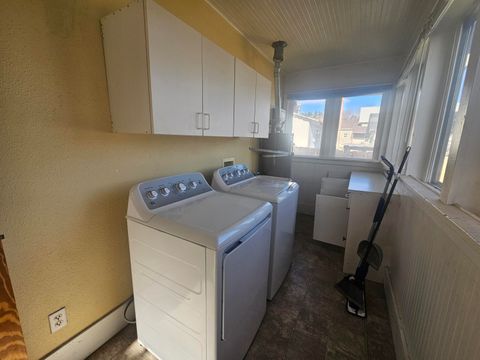 Tiny photo for 1720 Menlo Way, Klamath Falls, OR 97601 (MLS # 220216896)