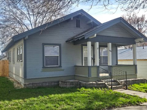 Photo of 1720 Menlo Way, Klamath Falls, OR 97601 (MLS # 220216896)