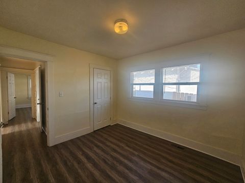 Tiny photo for 1720 Menlo Way, Klamath Falls, OR 97601 (MLS # 220216896)