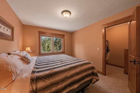 Tiny photo for 11308 Highcrest Court, Redmond, OR 97756 (MLS # 220223835)