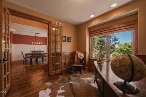Tiny photo for 11308 Highcrest Court, Redmond, OR 97756 (MLS # 220223835)