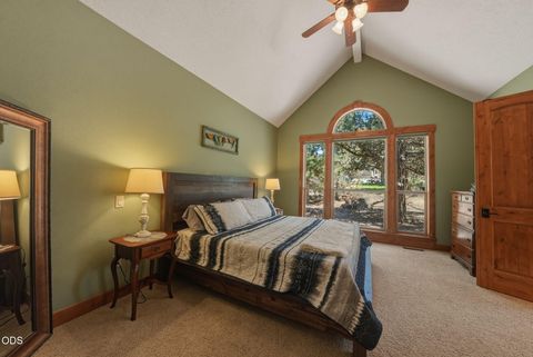 Tiny photo for 11308 Highcrest Court, Redmond, OR 97756 (MLS # 220223835)