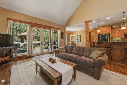 Tiny photo for 11308 Highcrest Court, Redmond, OR 97756 (MLS # 220223835)