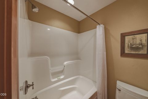 Tiny photo for 11308 Highcrest Court, Redmond, OR 97756 (MLS # 220223835)