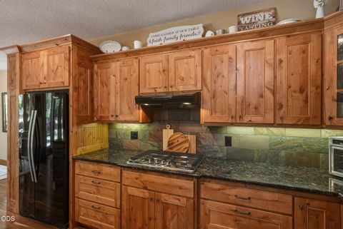 Tiny photo for 11308 Highcrest Court, Redmond, OR 97756 (MLS # 220223835)