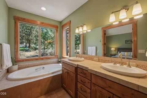 Tiny photo for 11308 Highcrest Court, Redmond, OR 97756 (MLS # 220223835)