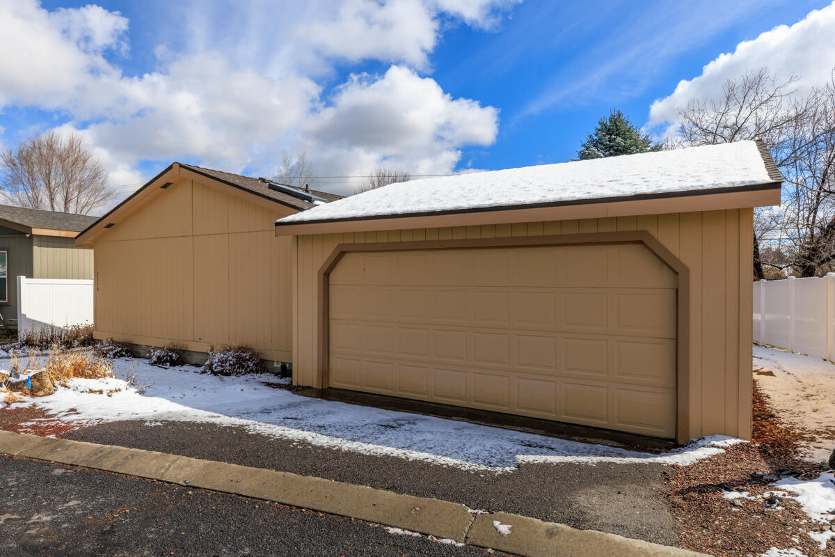 2356 SW Mariposa Loop