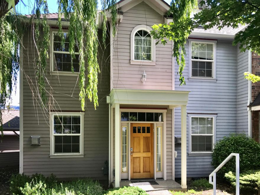 This Siskiyou Springs Luxury Townhome is move-in ready! This end-unit townhouse comes with access it's own single car garage and access to the swimming pool just a few doors down! The home is designed with living space downstairs and bedrooms upstairs and features upgraded counter-tops, stainless appliances, natural gas stove, hardwood floors, jetted bathtub, and a great location! Seller is currently offering to pay for 12 months of HOA dues! Inquire with listing agent for more details.