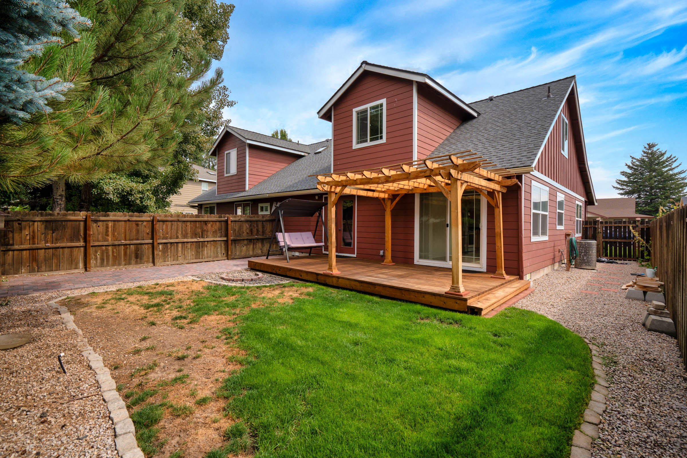 187 SW Ivy Court