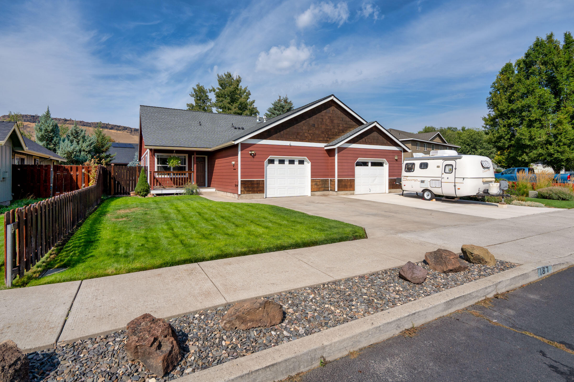 187 SW Ivy Court