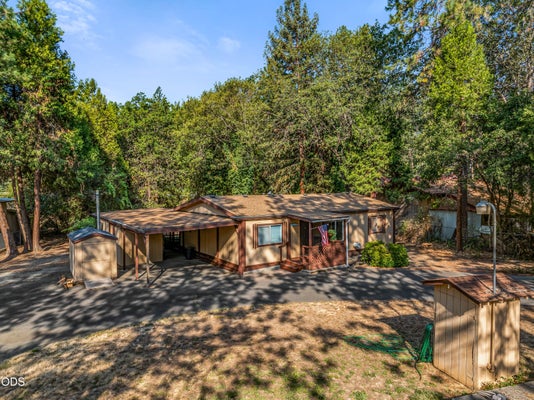 415 WHITERIDGE RD, GRANTS PASS, OR 97527 - Image 6b13fe2fcccddcd31a03499a59c912fb/1153921961