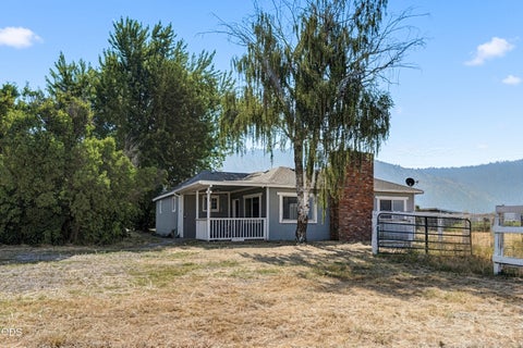 Photo of 29277 Highway 97 N, Chiloquin, OR 97624 (MLS # 220225391)