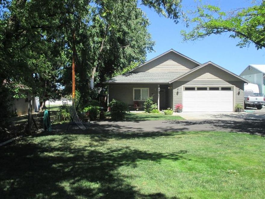 Well-maintained newer home on large lot. Room for toys. Sits back off the street. Split floor plan. Breakfast bar.