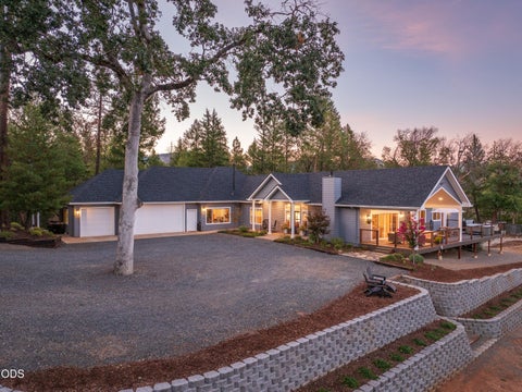 Photo of 145 Lomas Road, Jacksonville, OR 97530 (MLS # 220228729)