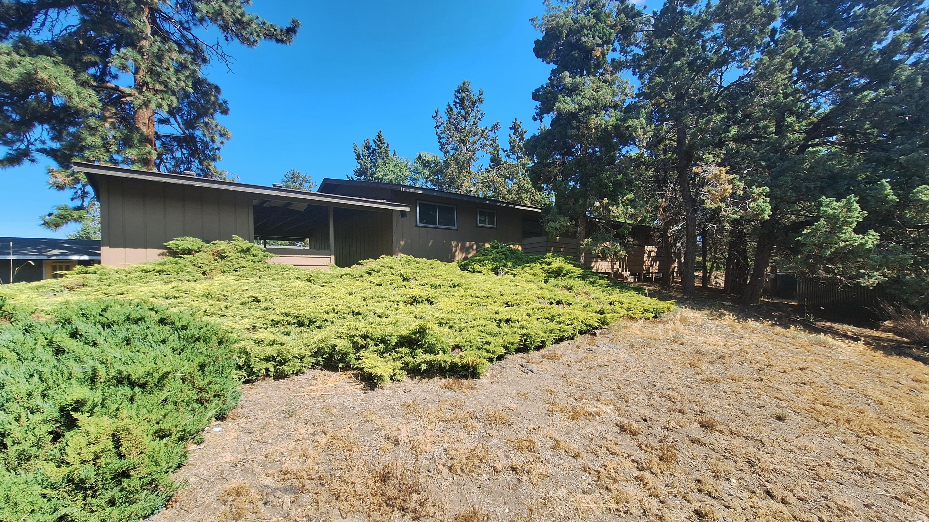424 NE Thurston Avenue