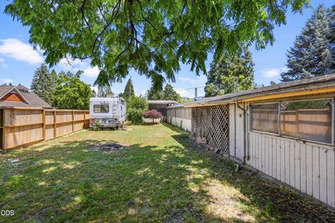 Tiny photo for 1980 McCarter Lane, Grants Pass, OR 97527 (MLS # 220222882)