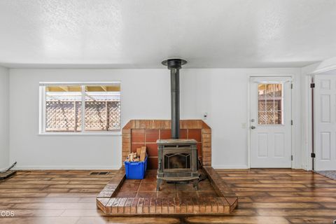 Tiny photo for 1980 McCarter Lane, Grants Pass, OR 97527 (MLS # 220222882)