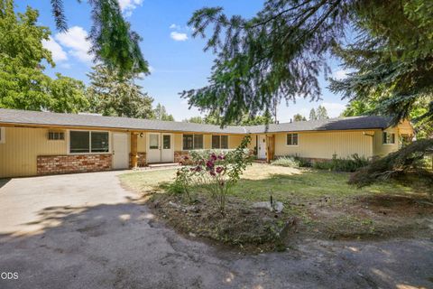 Tiny photo for 1980 McCarter Lane, Grants Pass, OR 97527 (MLS # 220222882)