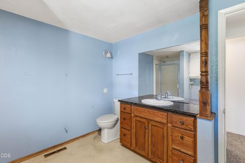 Tiny photo for 1980 McCarter Lane, Grants Pass, OR 97527 (MLS # 220222882)