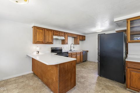 Tiny photo for 1980 McCarter Lane, Grants Pass, OR 97527 (MLS # 220222882)