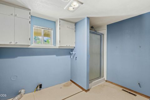 Tiny photo for 1980 McCarter Lane, Grants Pass, OR 97527 (MLS # 220222882)
