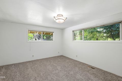 Tiny photo for 1980 McCarter Lane, Grants Pass, OR 97527 (MLS # 220222882)