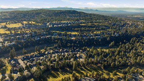 Tiny photo for 3076 NW Clubhouse Drive, Bend, OR 97703 (MLS # 220216855)