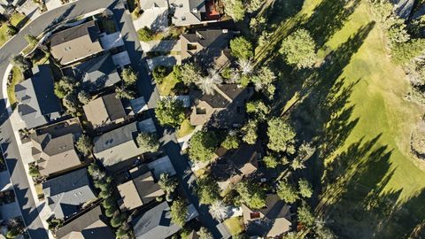 Tiny photo for 3076 NW Clubhouse Drive, Bend, OR 97703 (MLS # 220216855)