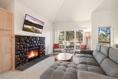 Tiny photo for 3076 NW Clubhouse Drive, Bend, OR 97703 (MLS # 220216855)