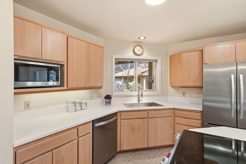 Tiny photo for 3076 NW Clubhouse Drive, Bend, OR 97703 (MLS # 220216855)