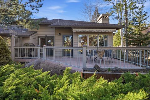 Tiny photo for 3076 NW Clubhouse Drive, Bend, OR 97703 (MLS # 220216855)