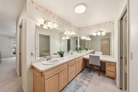 Tiny photo for 3076 NW Clubhouse Drive, Bend, OR 97703 (MLS # 220216855)