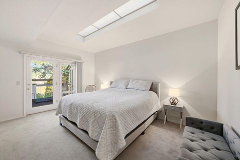 Tiny photo for 3076 NW Clubhouse Drive, Bend, OR 97703 (MLS # 220216855)