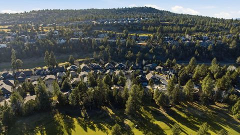 Tiny photo for 3076 NW Clubhouse Drive, Bend, OR 97703 (MLS # 220216855)