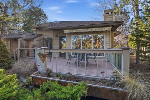 Tiny photo for 3076 NW Clubhouse Drive, Bend, OR 97703 (MLS # 220216855)