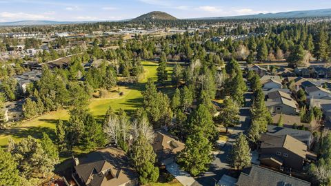 Tiny photo for 3076 NW Clubhouse Drive, Bend, OR 97703 (MLS # 220216855)
