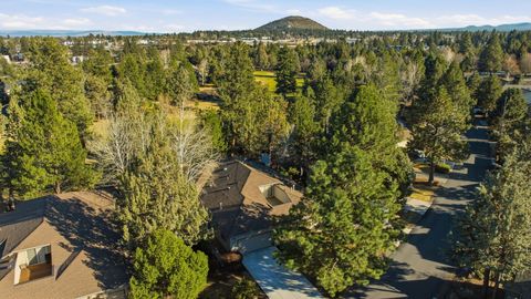 Tiny photo for 3076 NW Clubhouse Drive, Bend, OR 97703 (MLS # 220216855)
