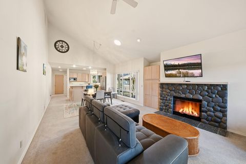 Tiny photo for 3076 NW Clubhouse Drive, Bend, OR 97703 (MLS # 220216855)