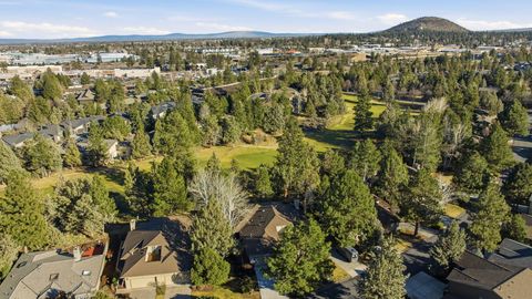 Tiny photo for 3076 NW Clubhouse Drive, Bend, OR 97703 (MLS # 220216855)