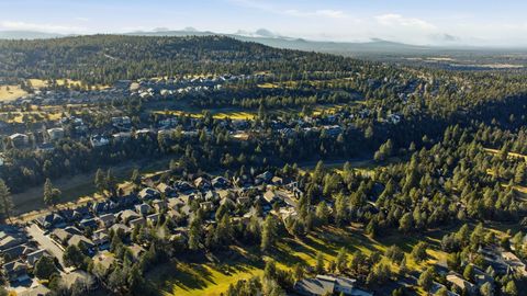 Tiny photo for 3076 NW Clubhouse Drive, Bend, OR 97703 (MLS # 220216855)