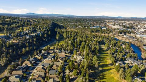 Tiny photo for 3076 NW Clubhouse Drive, Bend, OR 97703 (MLS # 220216855)