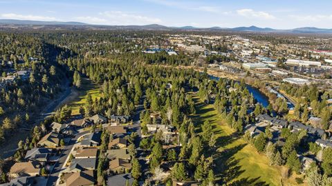 Tiny photo for 3076 NW Clubhouse Drive, Bend, OR 97703 (MLS # 220216855)