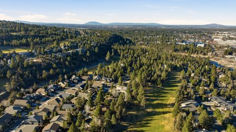 Tiny photo for 3076 NW Clubhouse Drive, Bend, OR 97703 (MLS # 220216855)