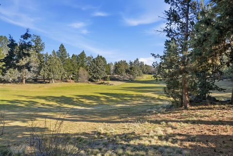 Tiny photo for 3076 NW Clubhouse Drive, Bend, OR 97703 (MLS # 220216855)