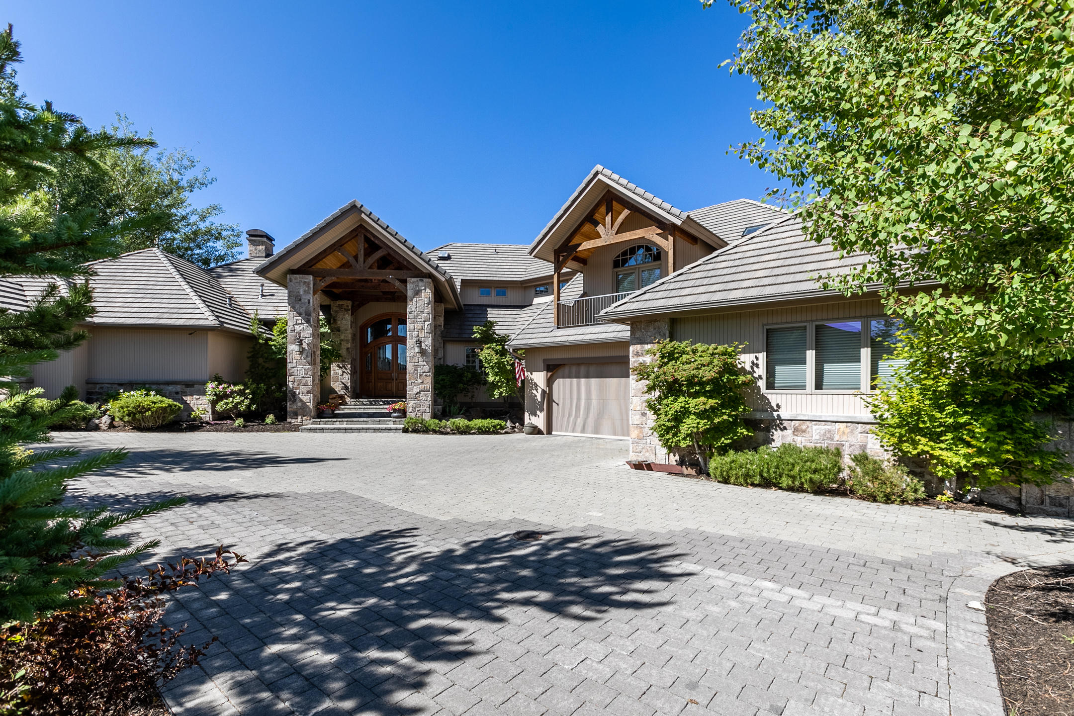 Broken Top - Residential