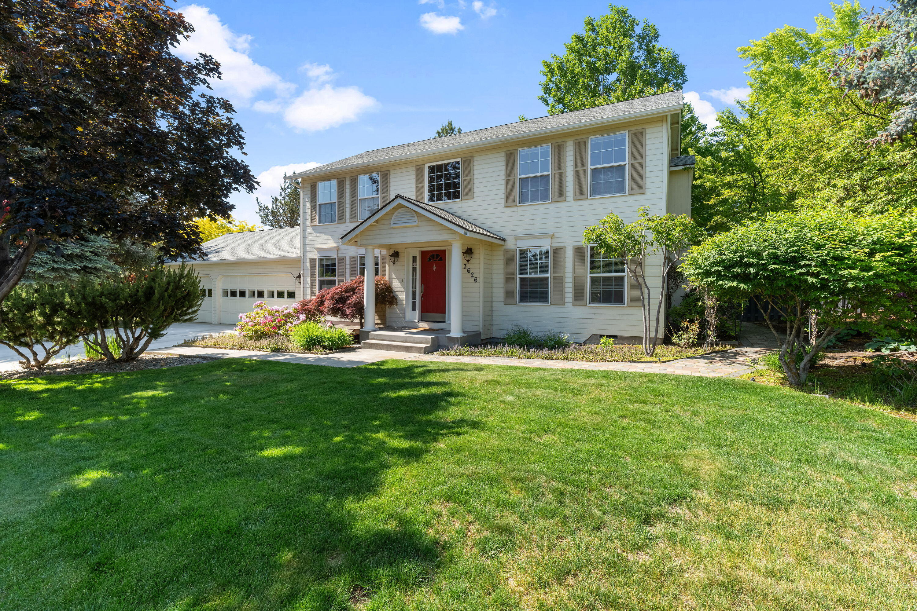 3626 SW Volcano Court