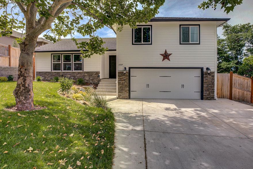 Very well-maintained brand new 2018 home features 1940 sq. ft, 3 bd 2 full baths, split level open floor plan and vaulted ceilings. Granite countertops, custom hickory cabinets throughout, stainless steel appliances, island with trash/recycle pullout and soft close. Spacious master suite with walk- in closet, dual sinks & personal toilet room. Downstairs includes a 382 sq. ft 4th bd/bonus room with a sliding glass door and personal Trex deck. Heating/Air is in process of installation. Laundry room with storage and drying rack. Exterior features rock siding in the front, large back deck perfect for entertaining, gas access for BBQ, ceiling fan and wrap around cedar shadow box fence. Private access to common gazebo and park like setting from back yard. Landscaped front yard with automatic sprinkler system. Close to school and shopping. CURRENT LIVING SPACE IS 1548 SQFT, SELLER IS IN THE PROCESS OF PERMITTING LOWER FINISHED BASEMENT TO REFLECT THE STATED 1940 SQUARE FEET.